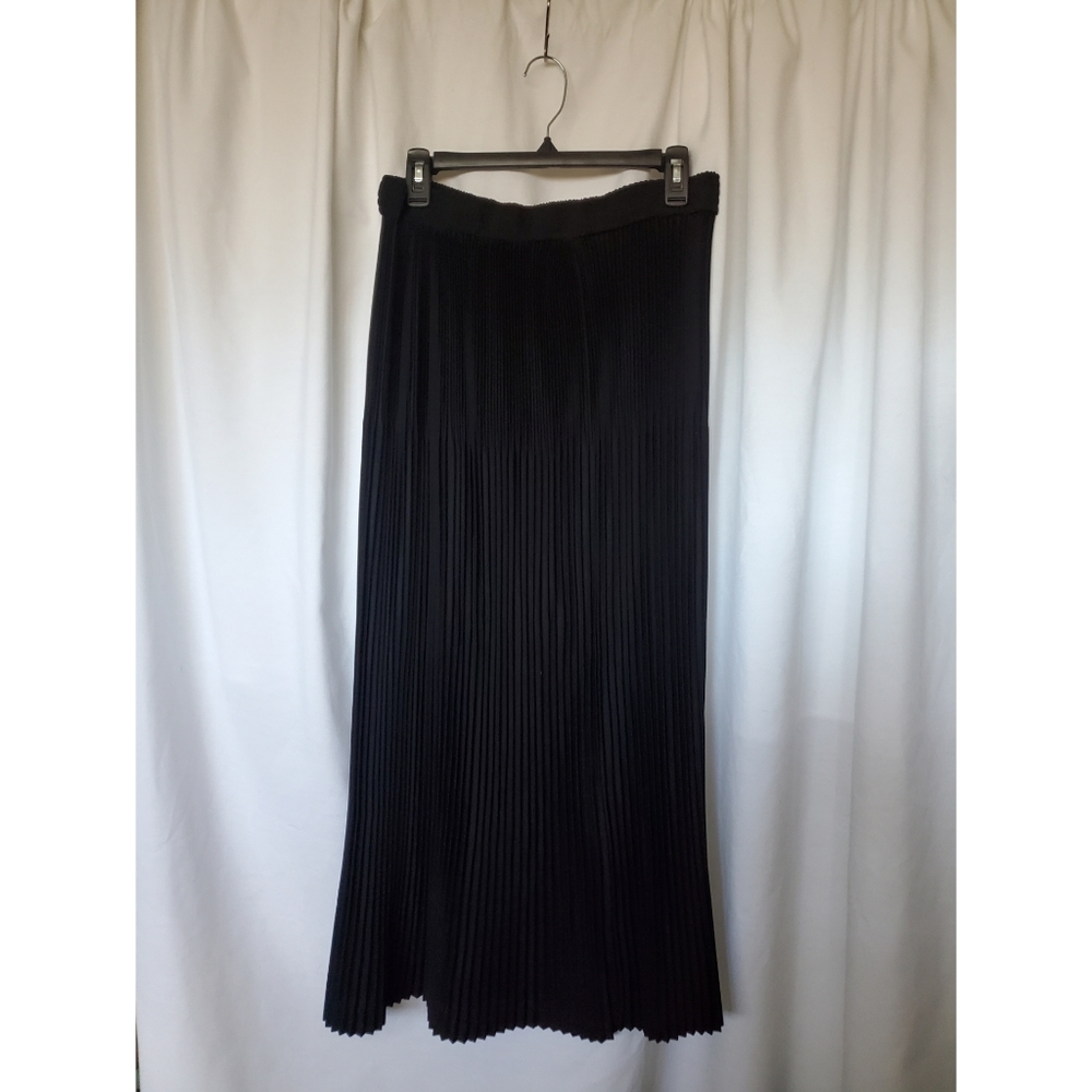 Black Pleated Maxi Skirt